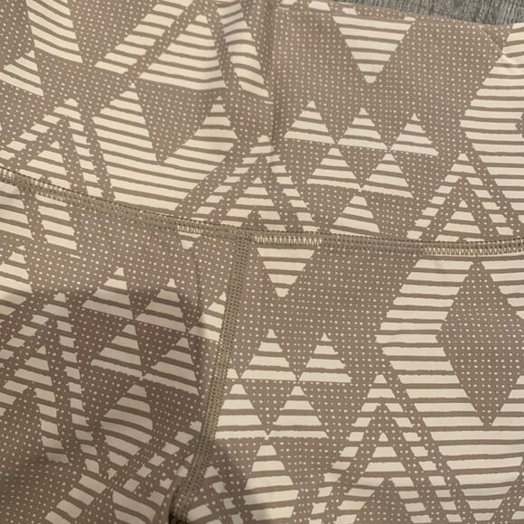 Bundle Aerie Printed Workout Leggings (2) - Picture 3 of 10